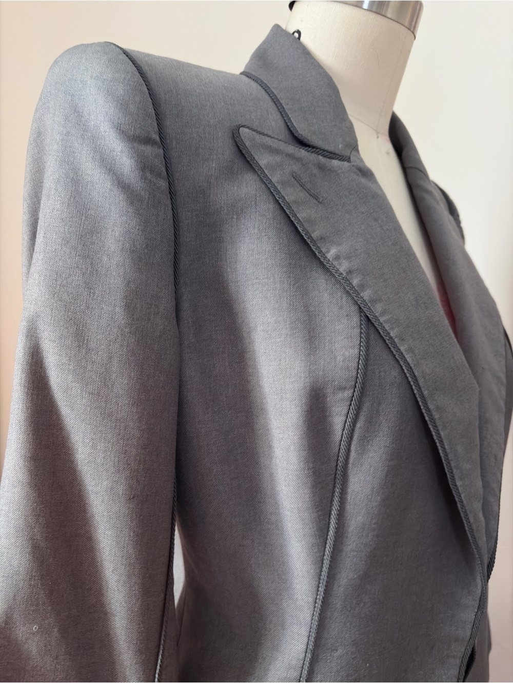 🥀 Authentic Alexander McQueen tailored blazer, Made in Italy, size IT 46 🥀 - Picture 7 of 14